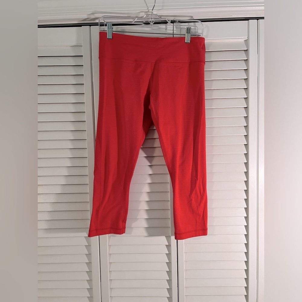 Lululemon capri leggings, size 8